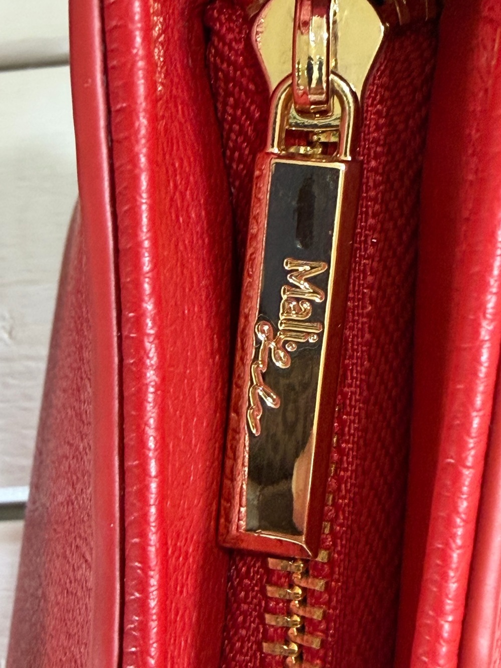 Mali + Lili Red Pebbled Vegan Leather Small Shoulder Bag Bow Strap Accent - Picture 7 of 10